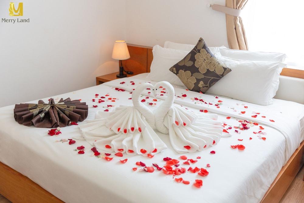 Merry Land Hotel 4*