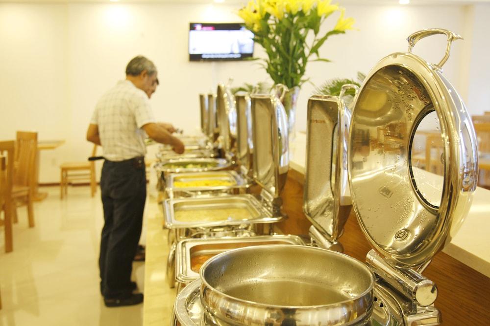 Merry Land Hotel