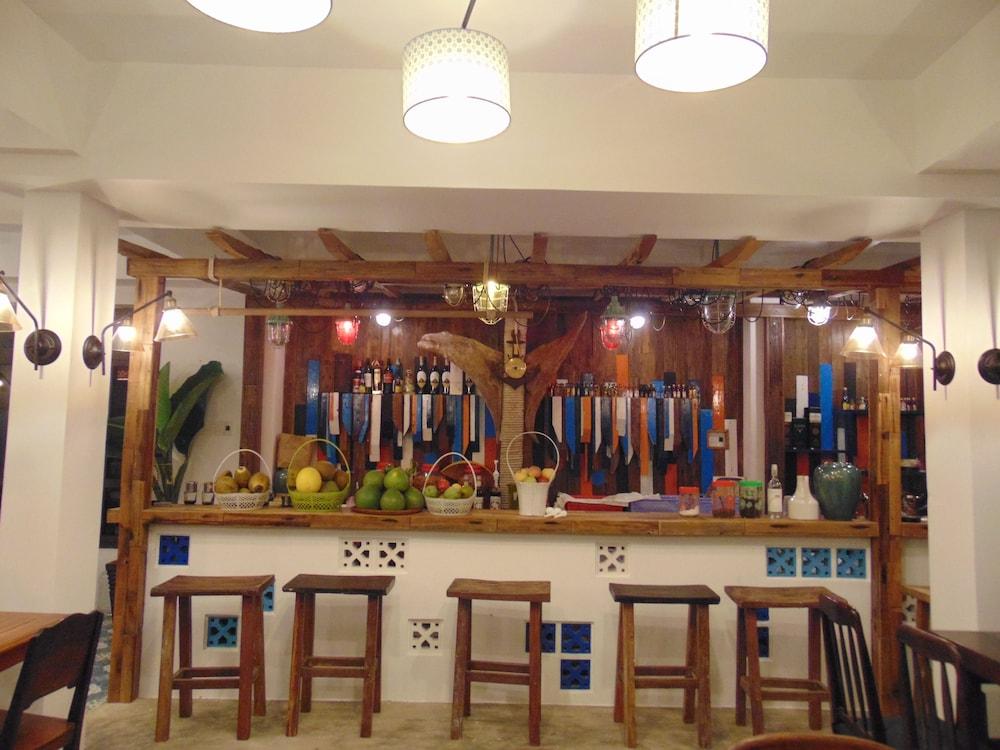 Khách sạn De Condor