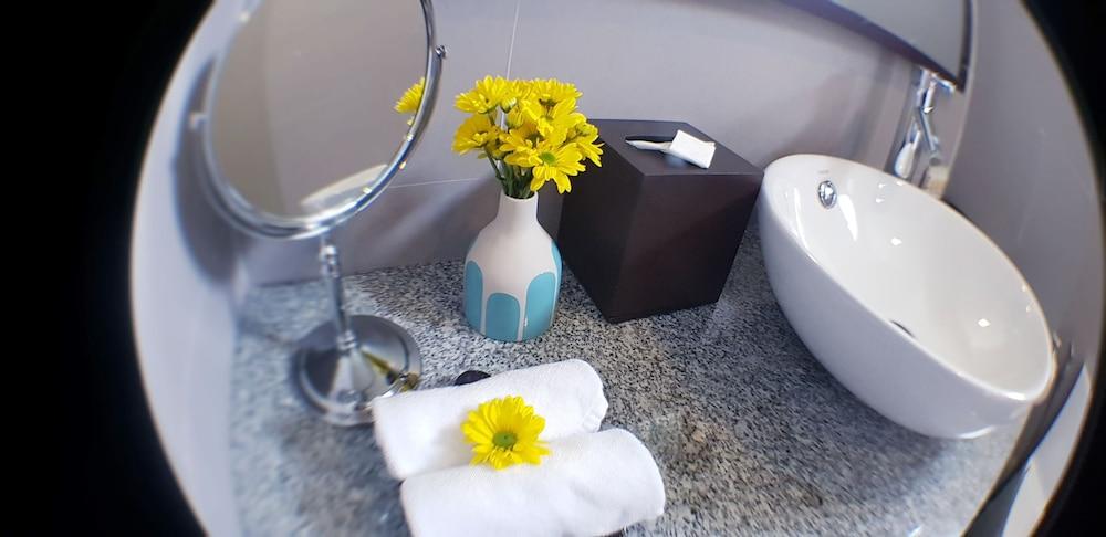 Lavini Hoian Boutique Khách sạn Hội An