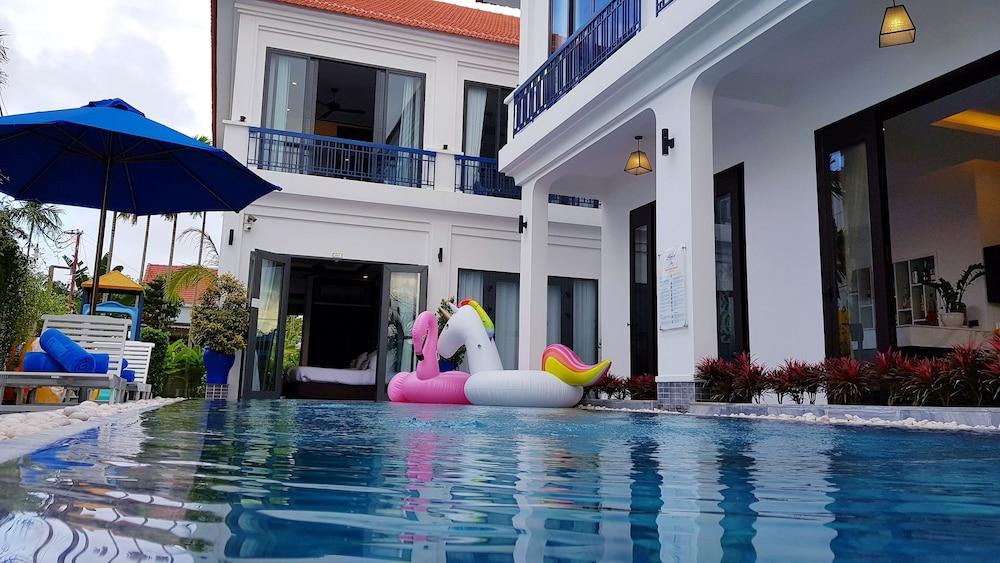 Khách sạn Lavini Hoian Boutique 4*