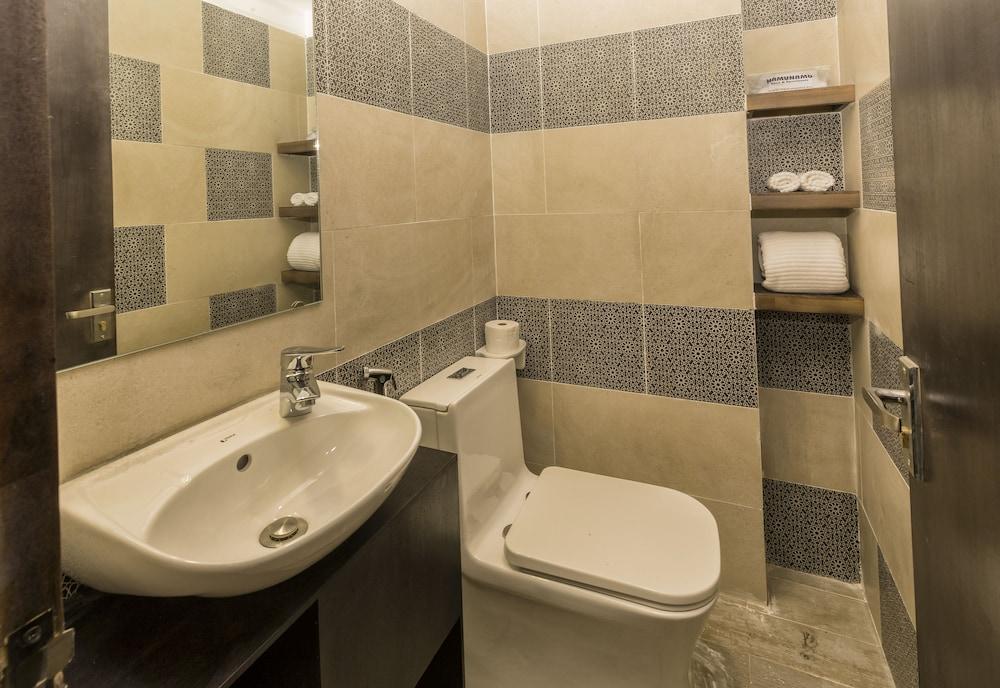 Aparthotel Phoenix 1 & 3*