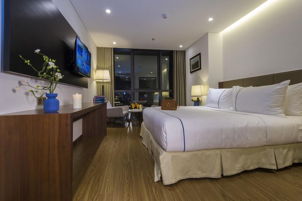 Pavilion Hotel 4*