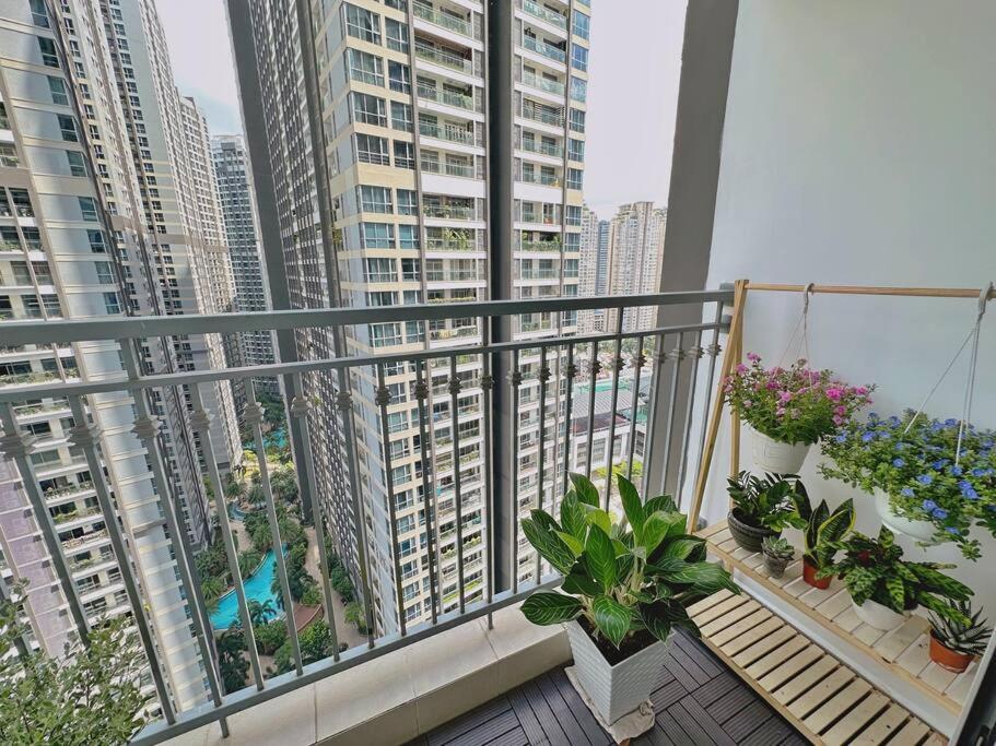 2bedroom Landmark 1 Park-pool-gym-can Ho Vinhomes 2pn-2g Apartment
