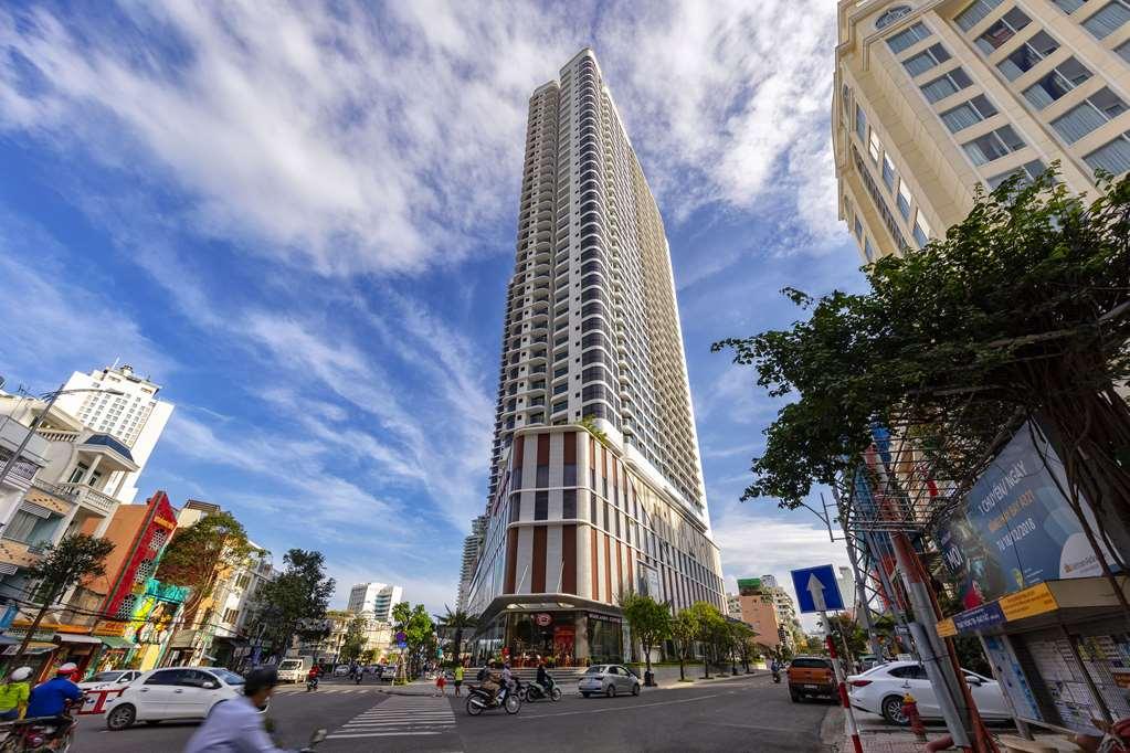 Melia Vinpearl Empire Hotel