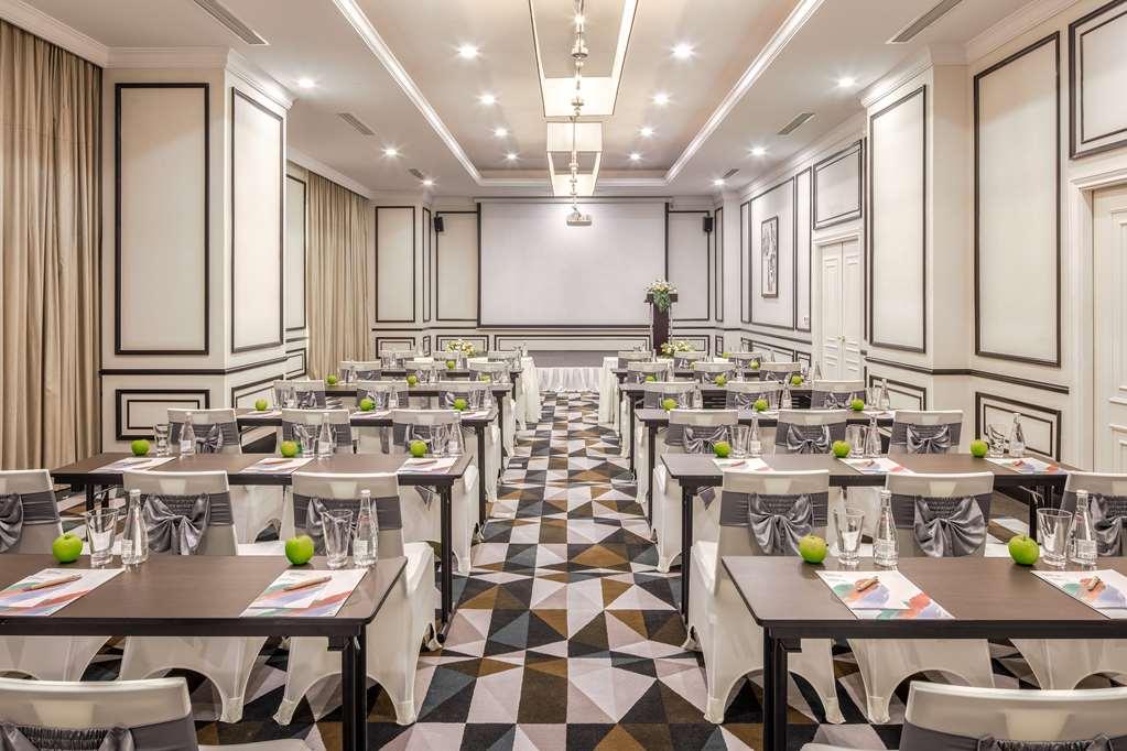 Hotel Melia Vinpearl Empire