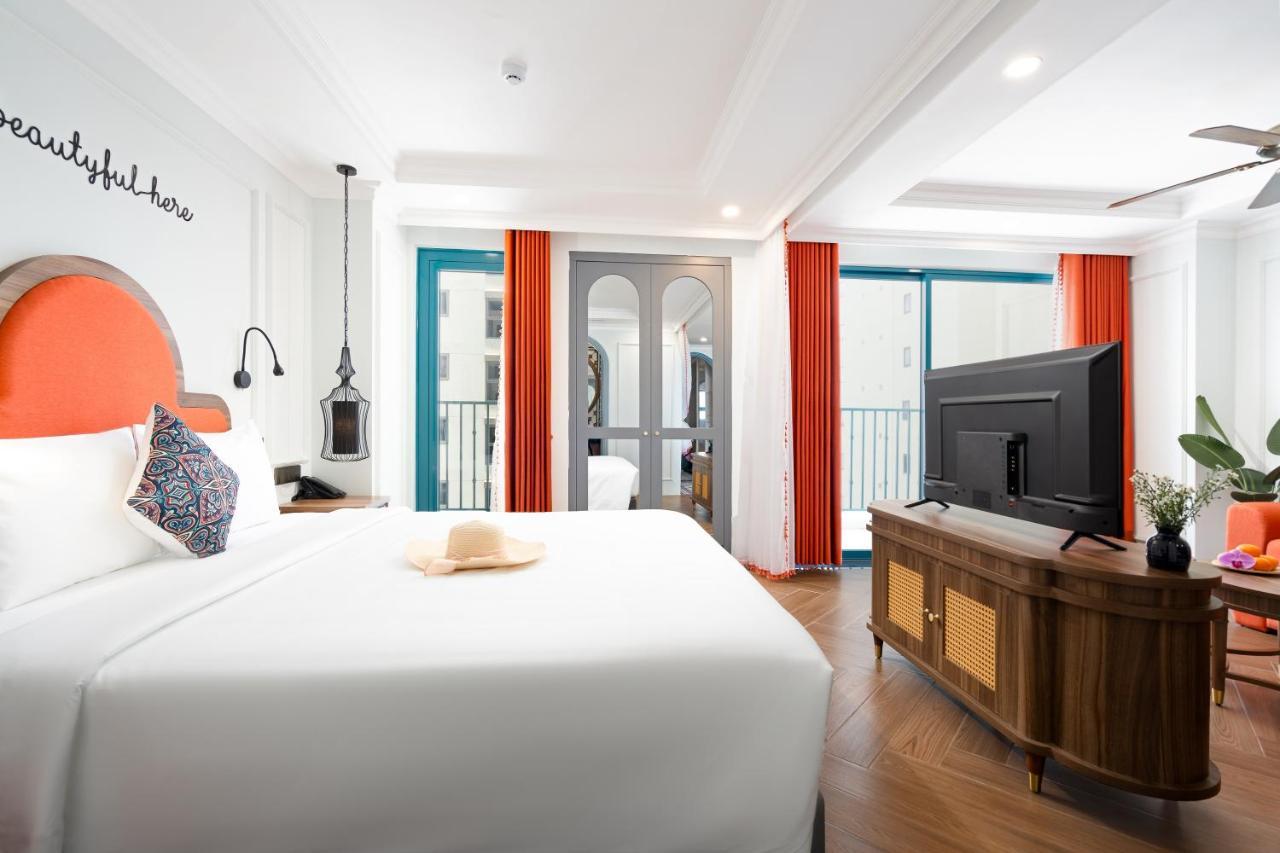Pavillon Boutique &