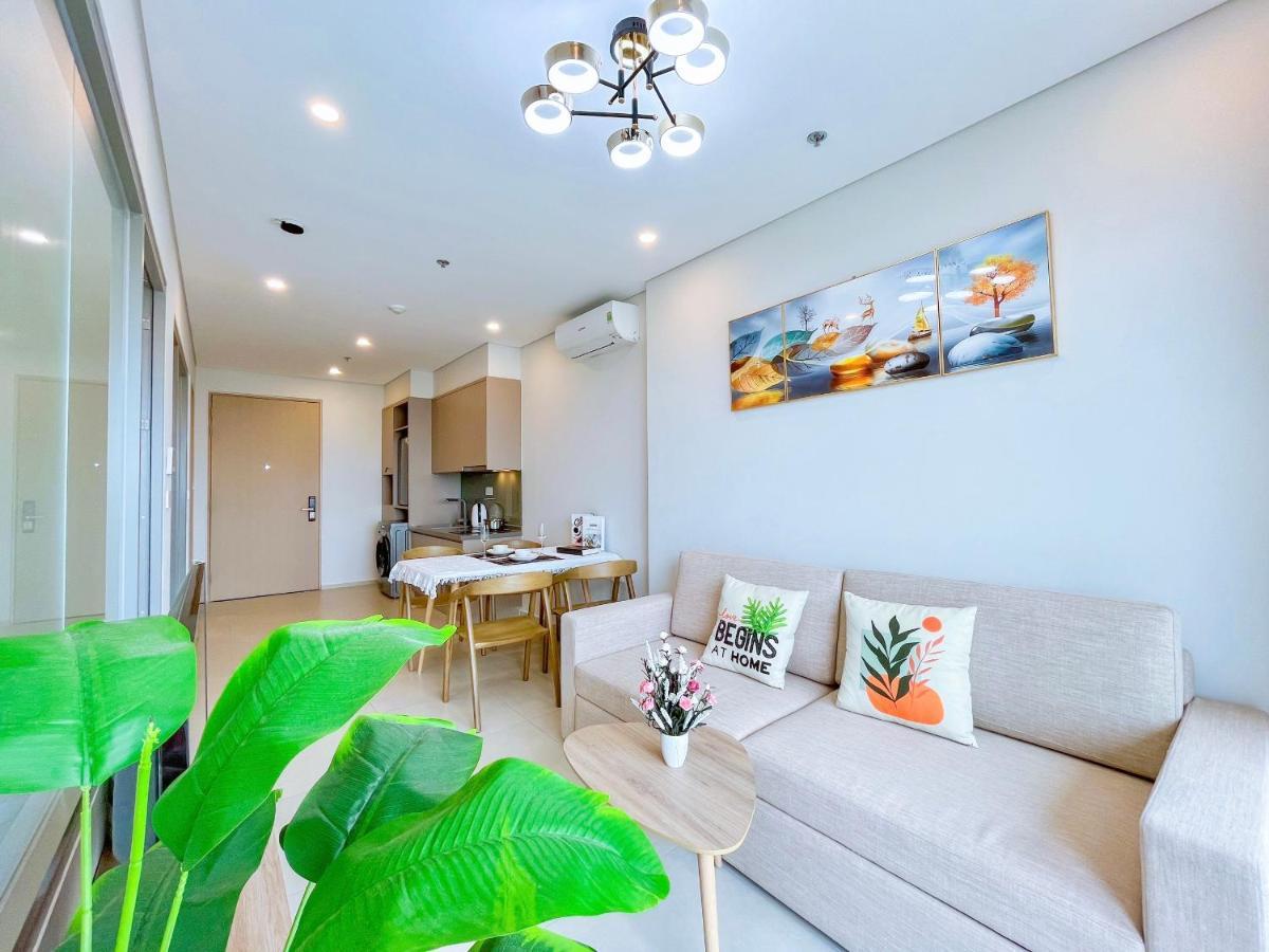 Apartment Thuy' - The Song *