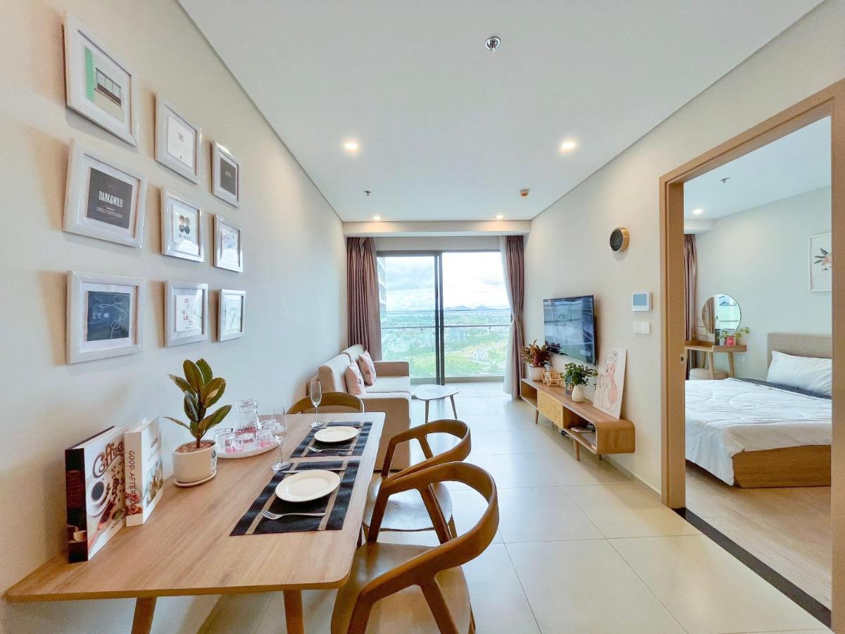 Apartment Thuy' - The Song