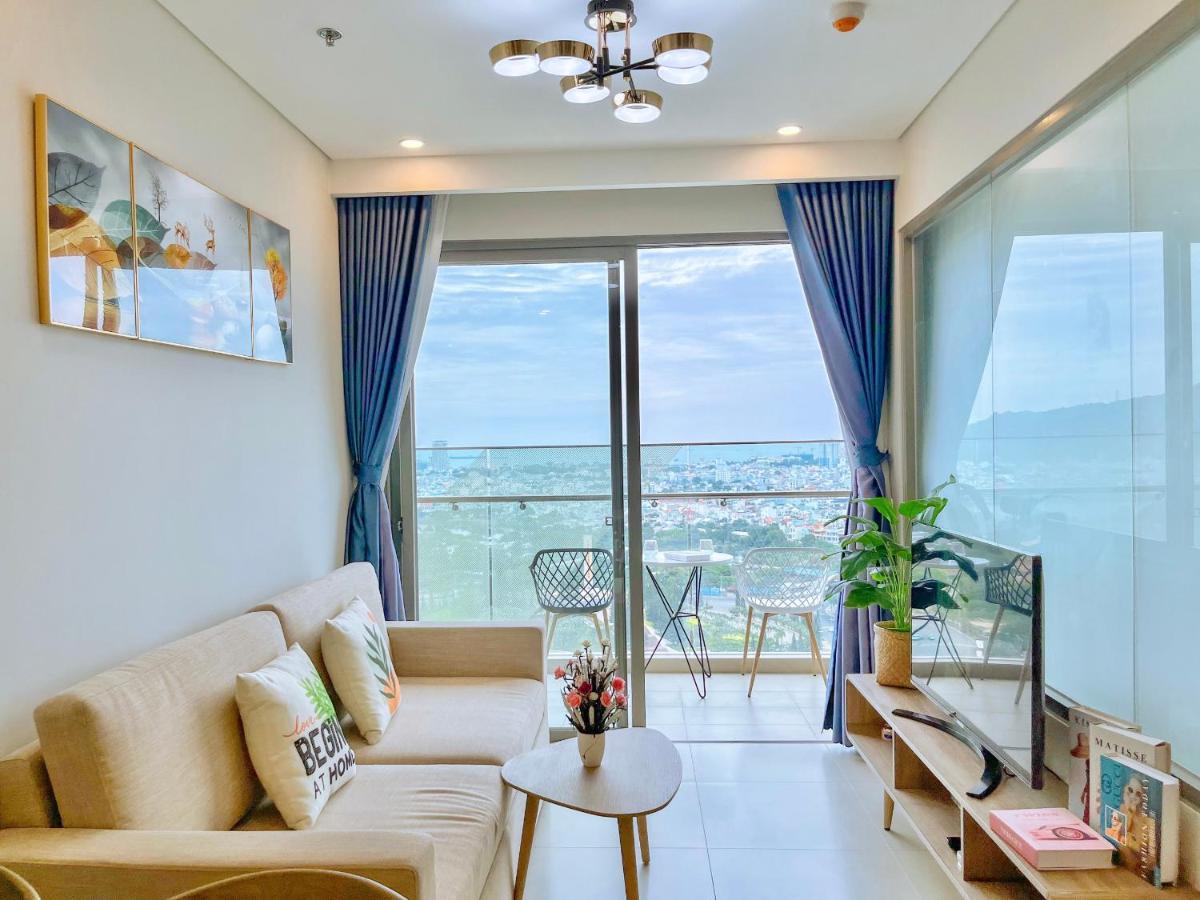 Apartment Thuy' - The Song