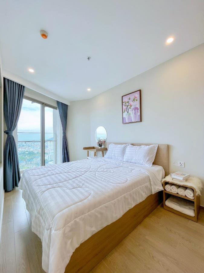 Thuy' - The Song Apartment