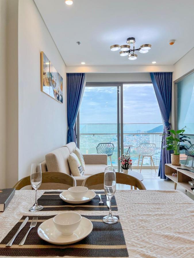 Apartment Thuy' - The Song