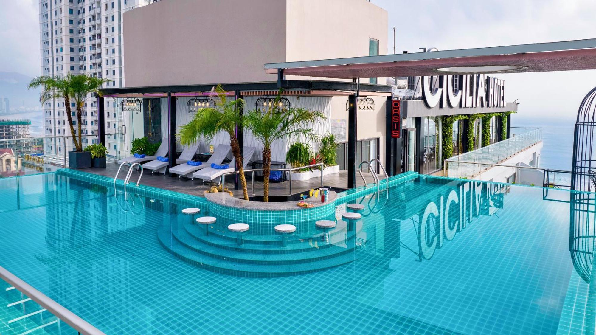 Cicilia & Powered By Aston Hotel
