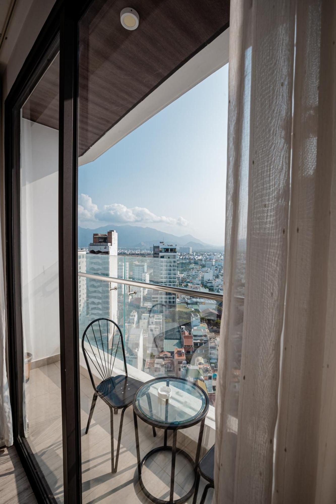 Khách sạn Lemore 4*