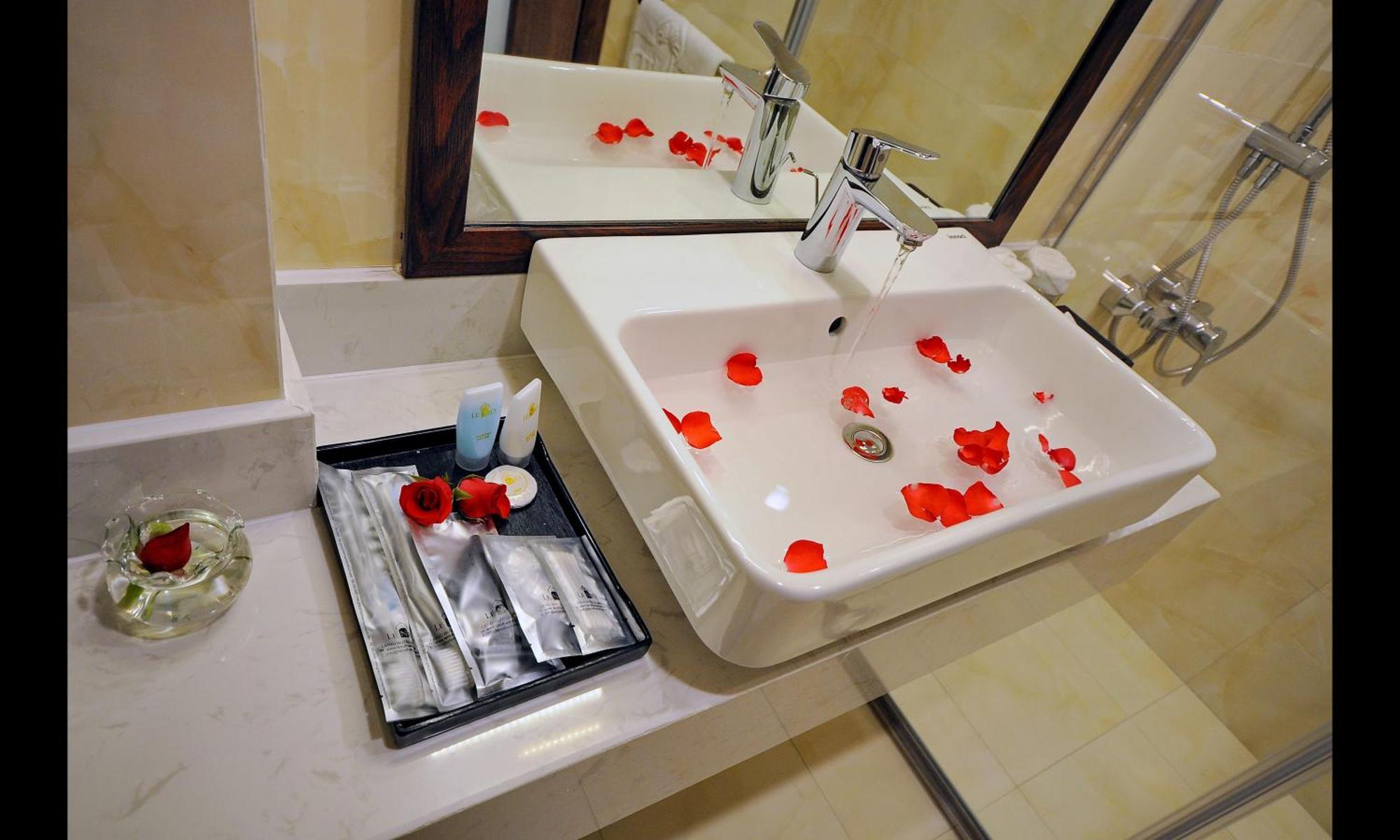 Lenid Ocean View Hotel 4*