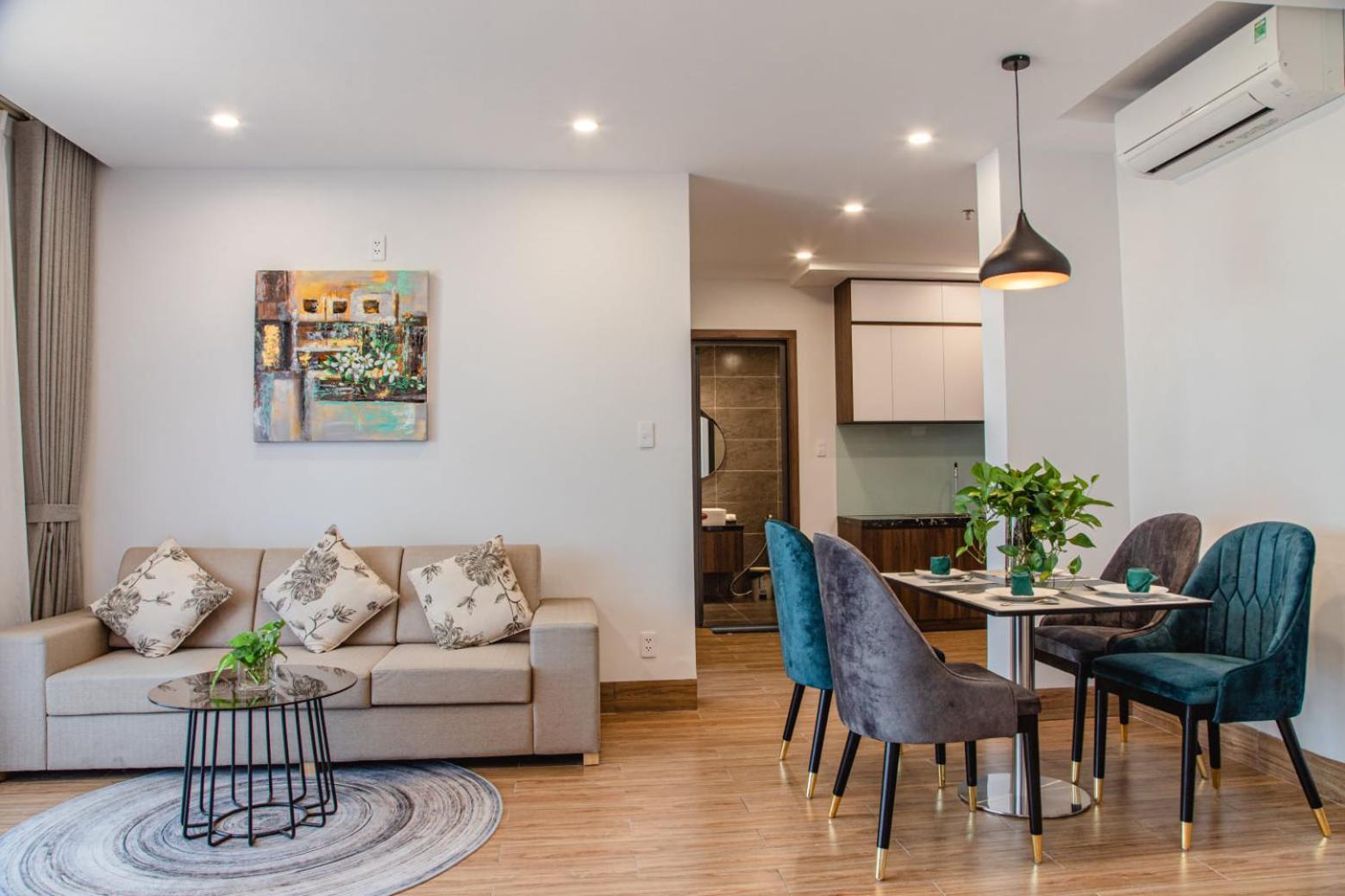 Laurel Apartment *