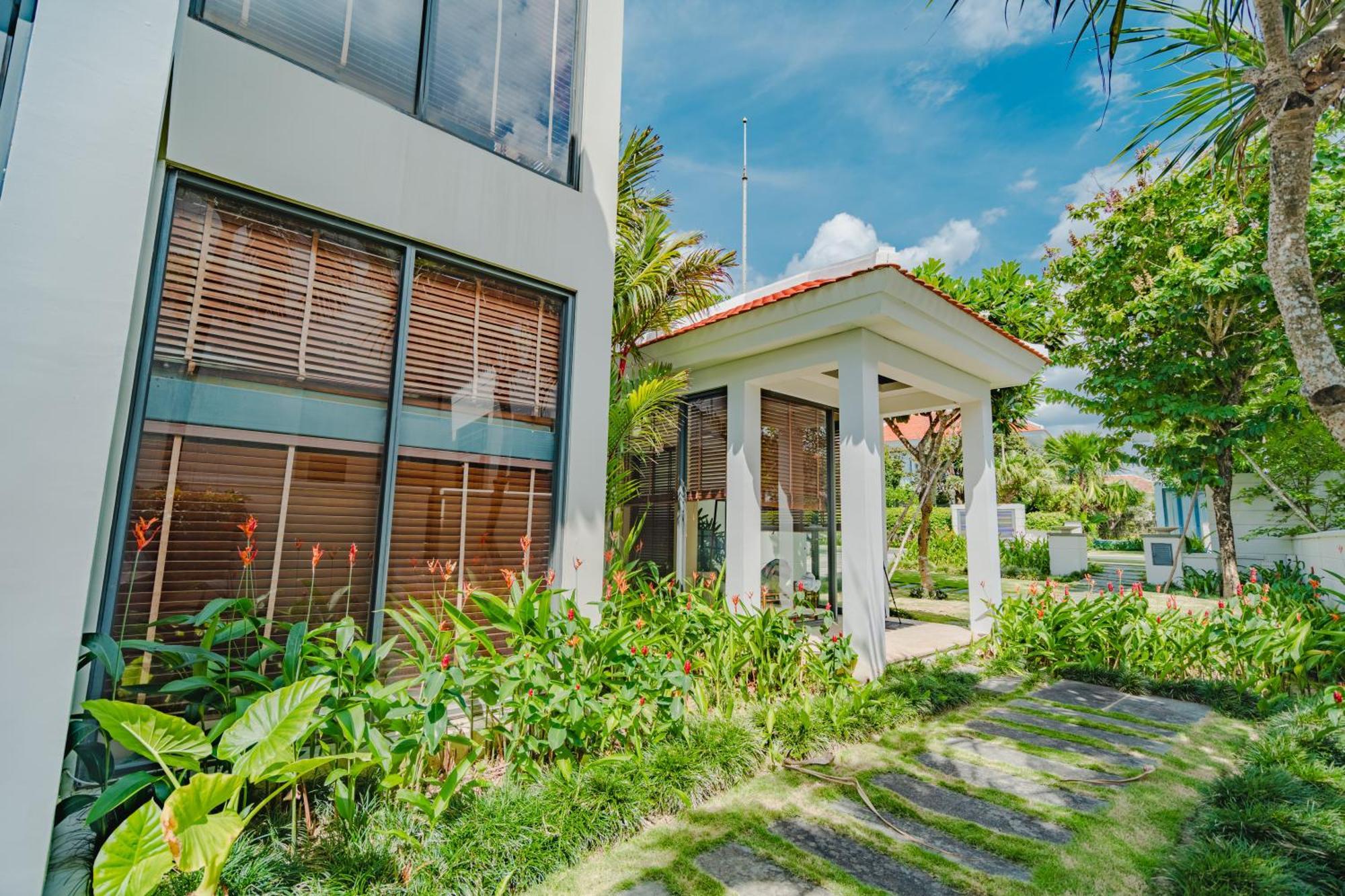 Apartment Owner In The Ocean