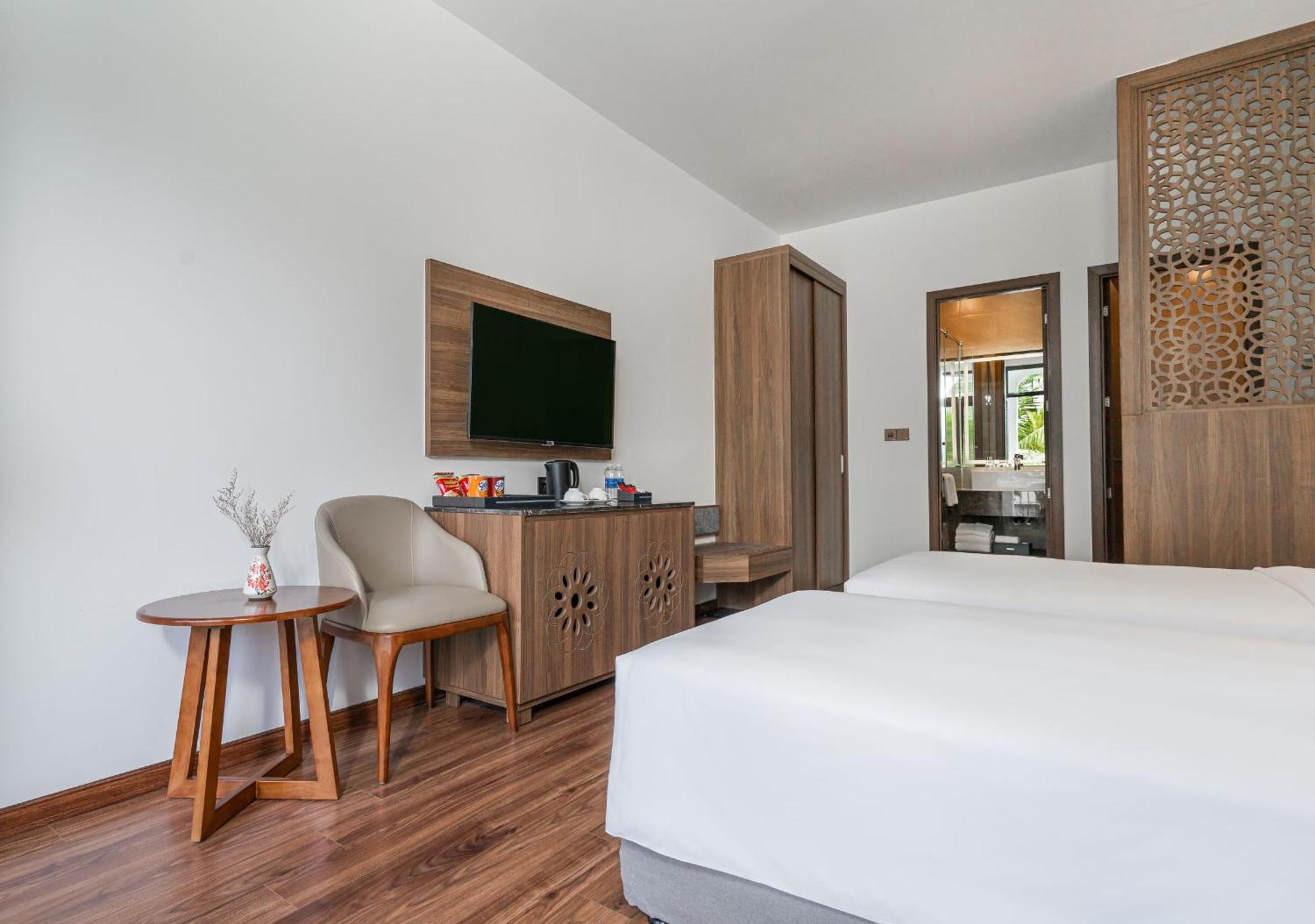 Nesta Hotel 4*