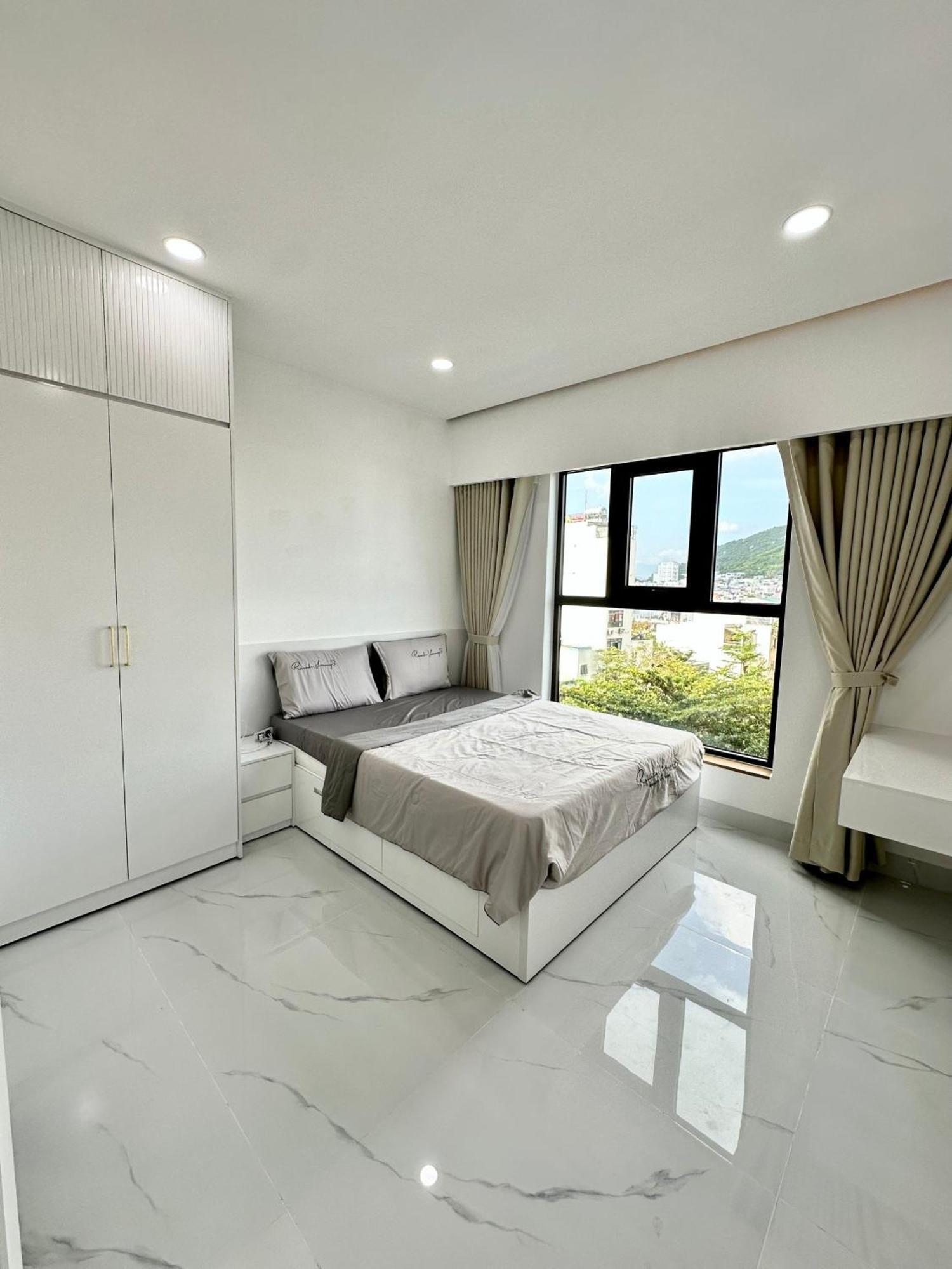 Strand Apartment Nha Trang *