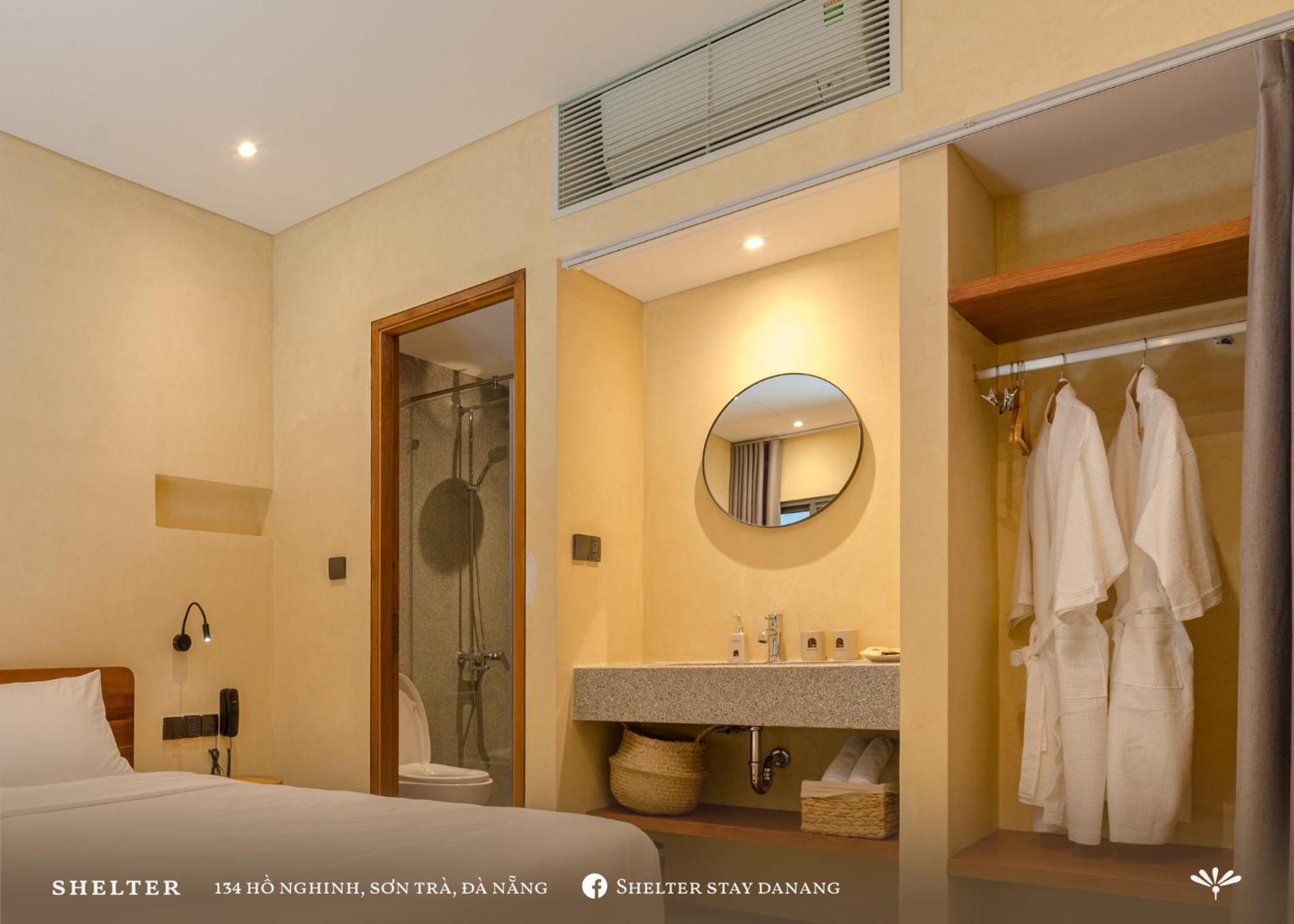 Shelter Hotel *