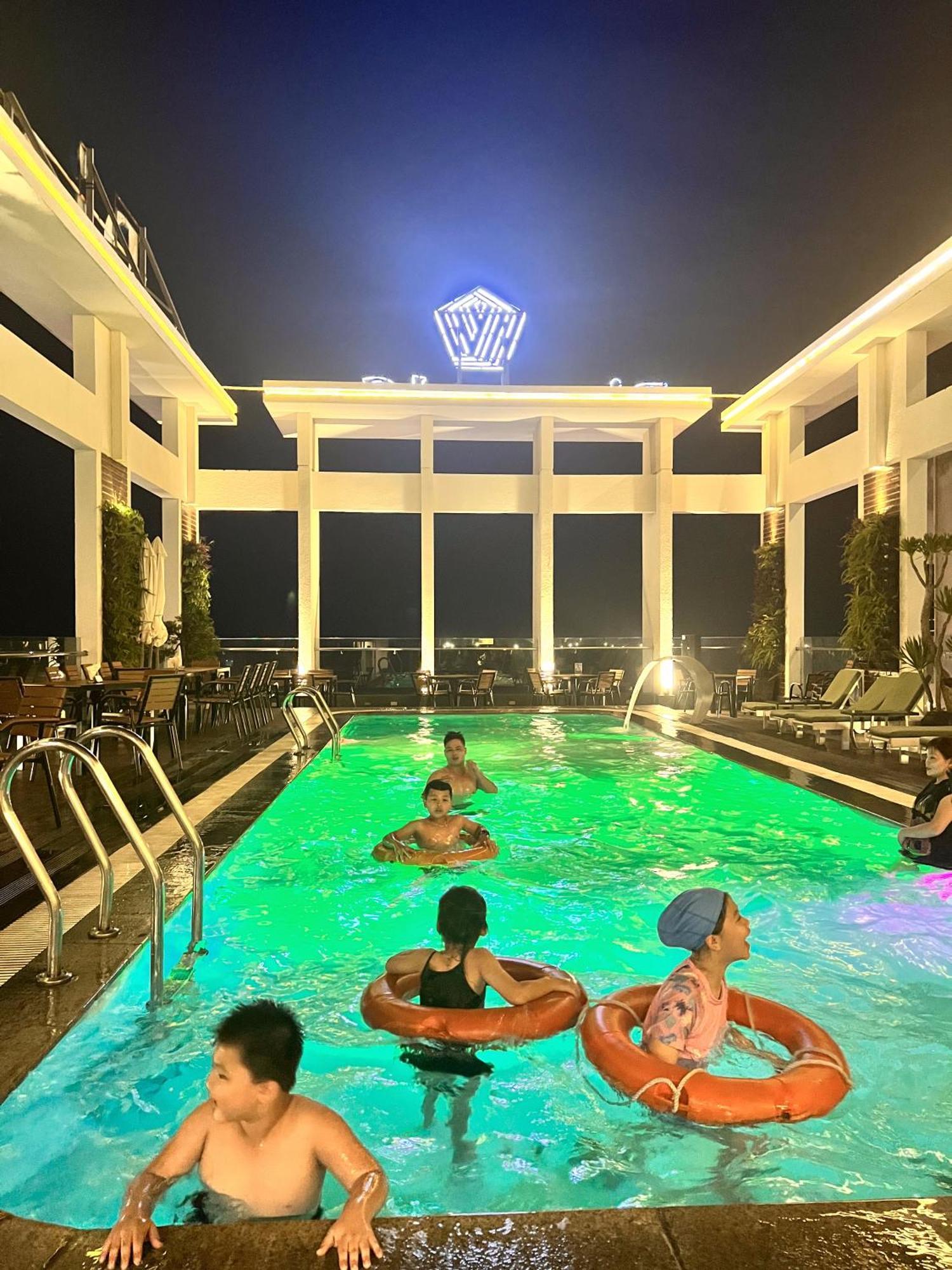 Diamond Sea Khách sạn 4*