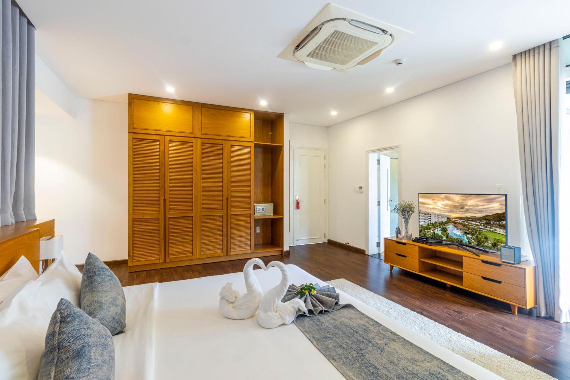 Champa Island - &
