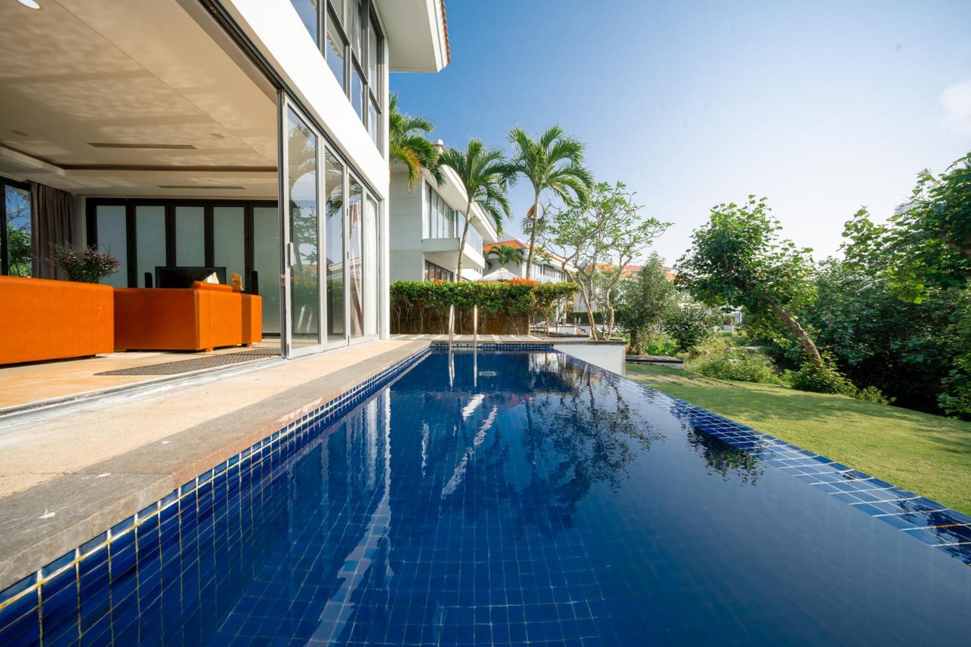 Luxury Pool Close To The Private * Da Nang