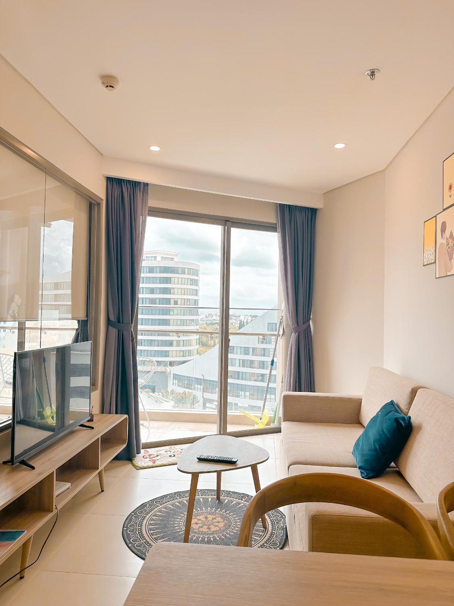 The Song Condotel: Beachfront 5-star With Infinity Pool Apartment *