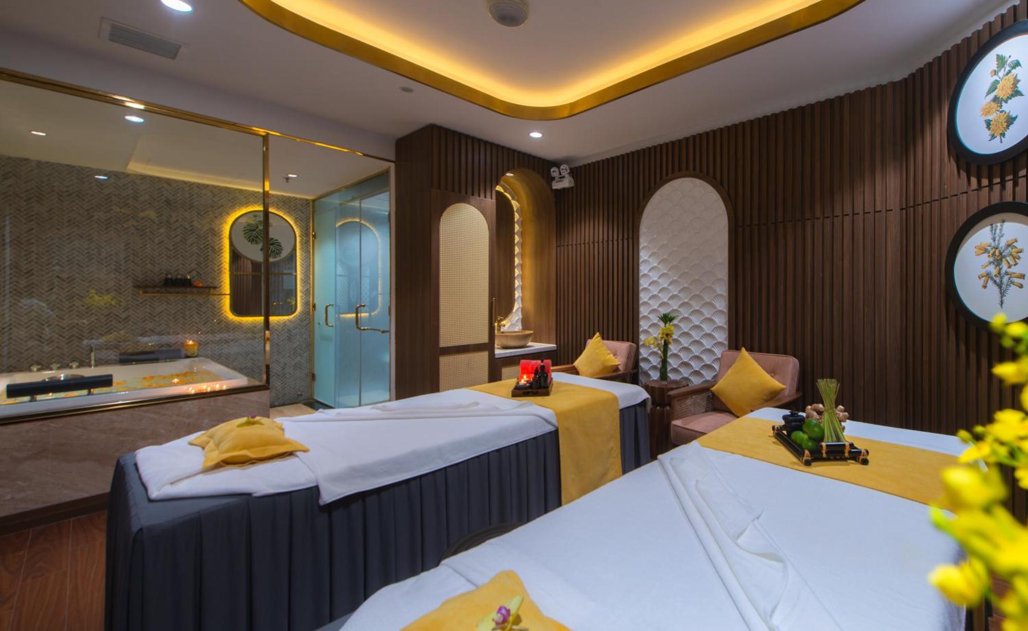 Hotel Grand Tourane 4*