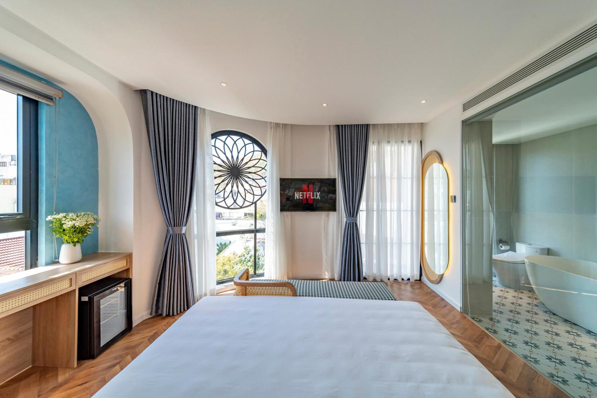 V Boutique - Complimentary Refreshments Hotel 4*