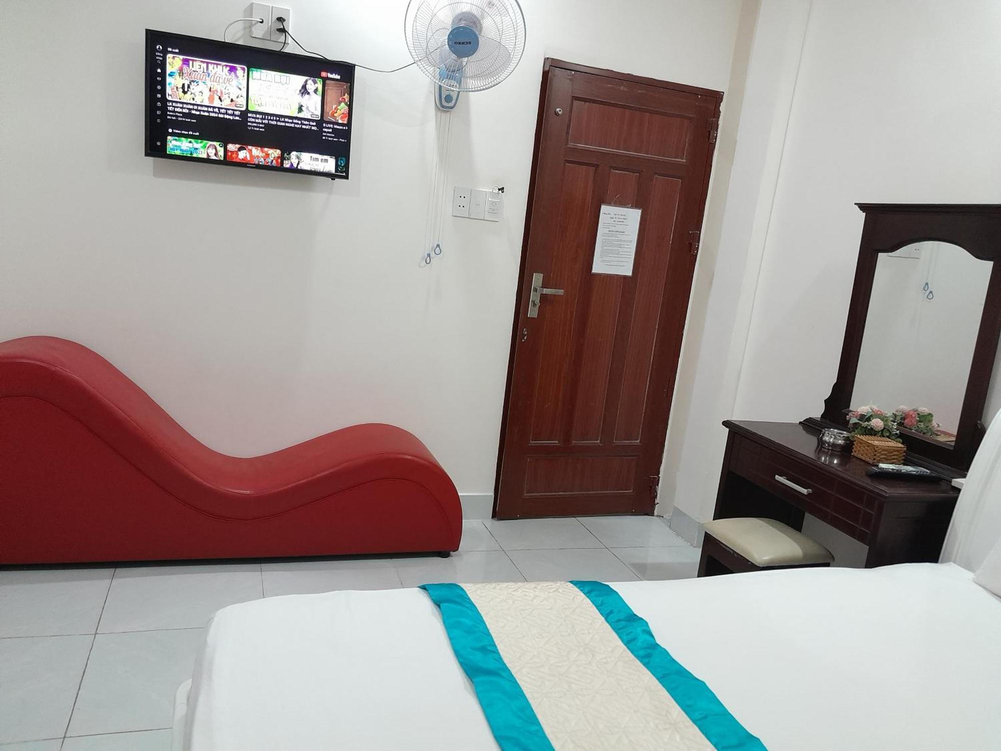 Viet Uc, H17 Phan Huy Chu, Phuong 2 Hotel 5*