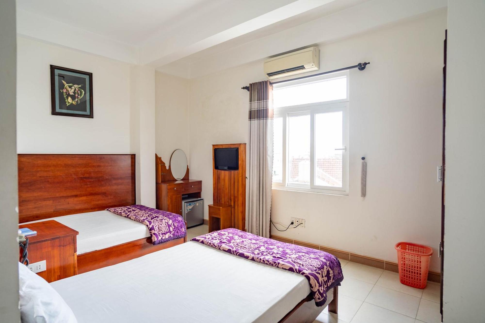 Lyly Hotel *