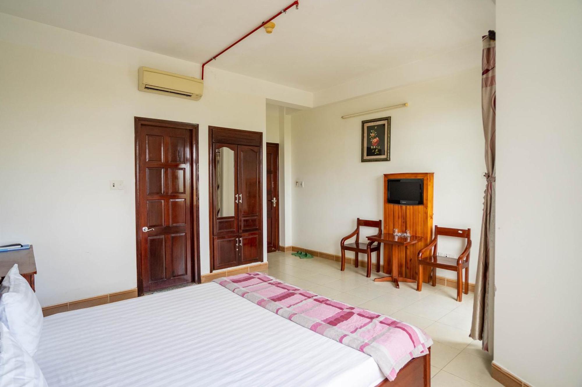 Lyly Hotel