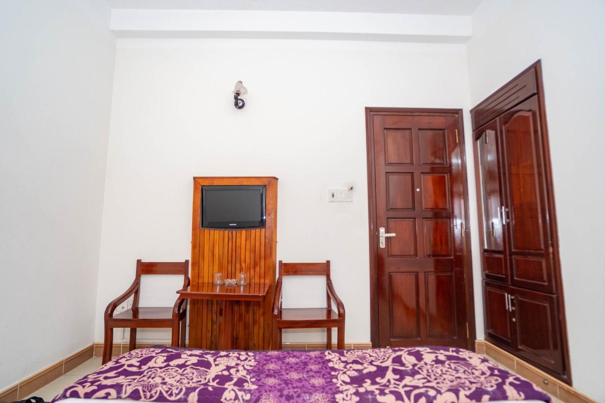 Lyly Hotel *