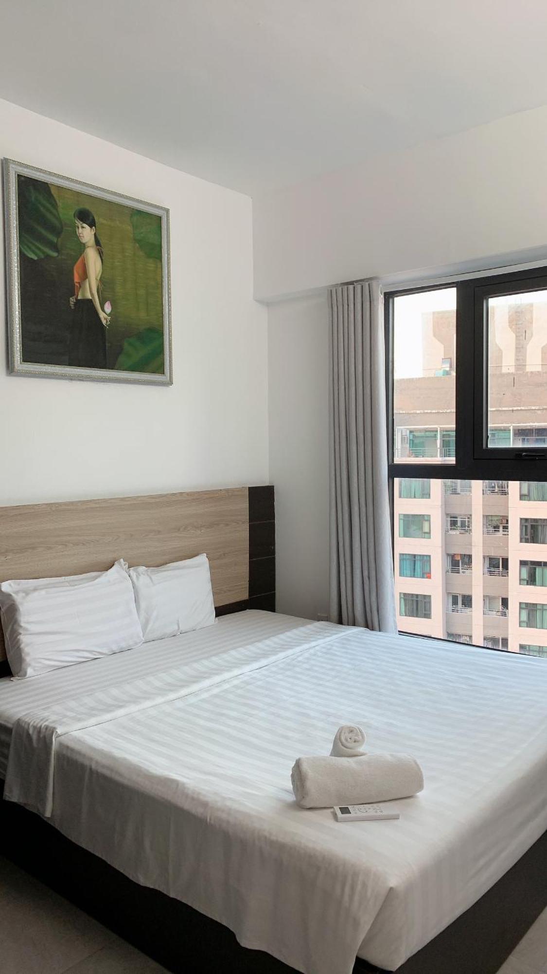 Plaza Apartment *