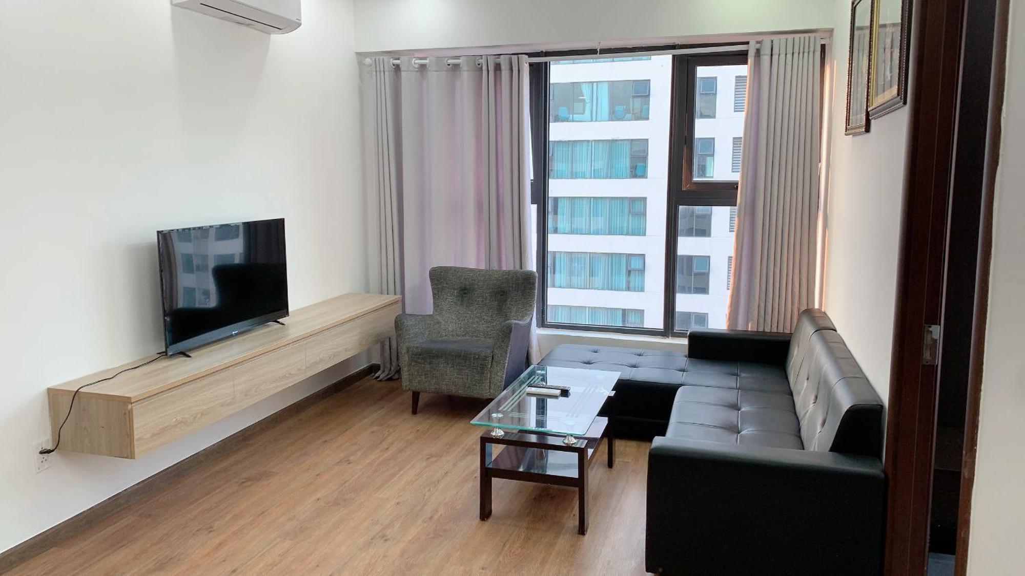 Plaza Apartment *