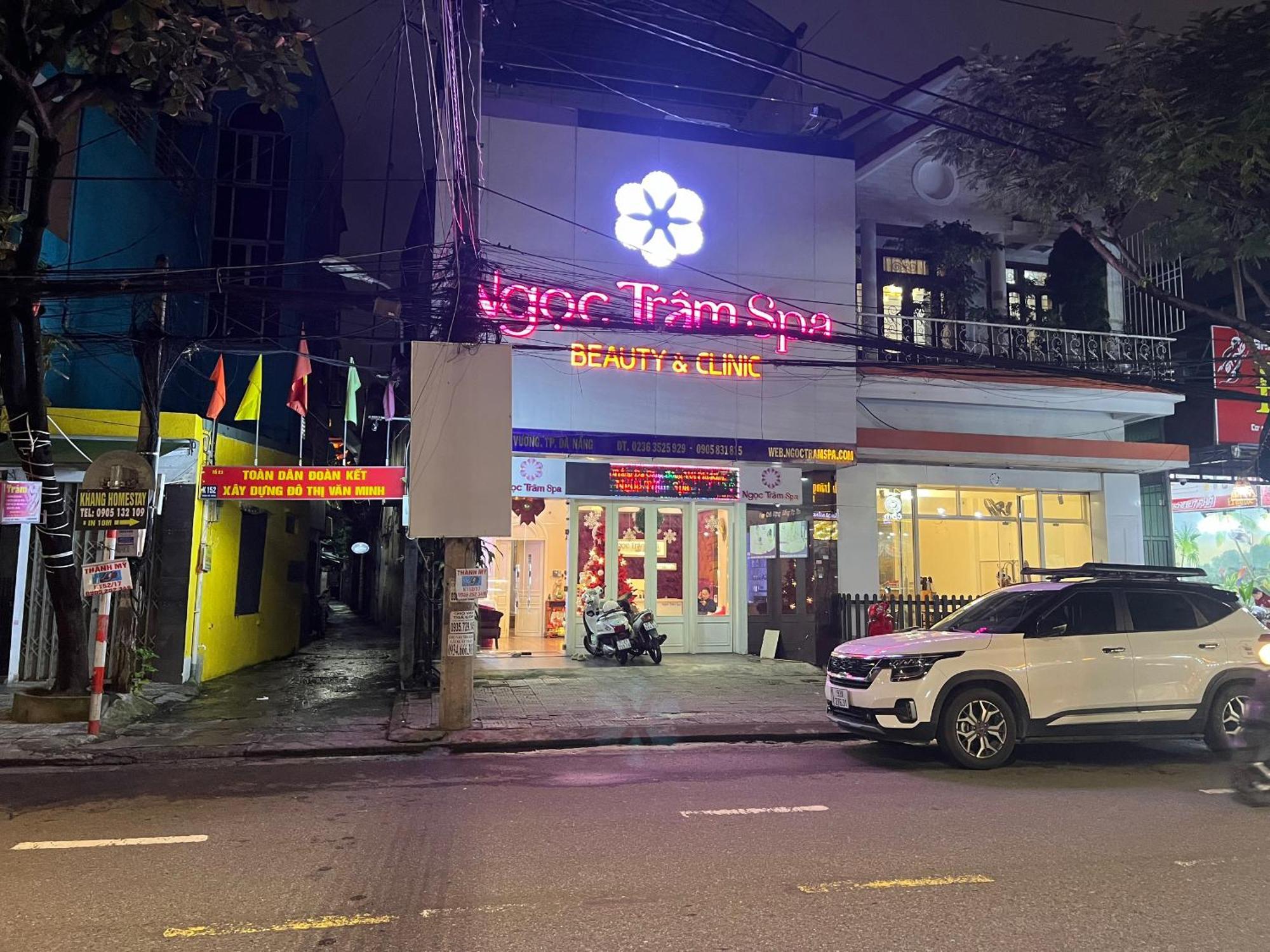 Hostel Khang *