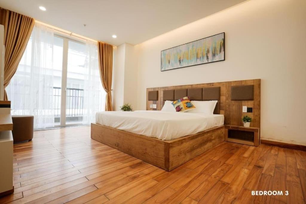 Modern & Charming Penthouse 5brs In Center * Da Nang