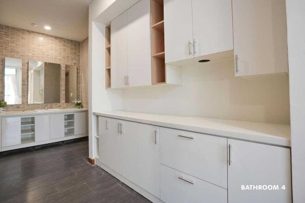 Modern & Charming Penthouse 5brs In Center Apartment Da Nang