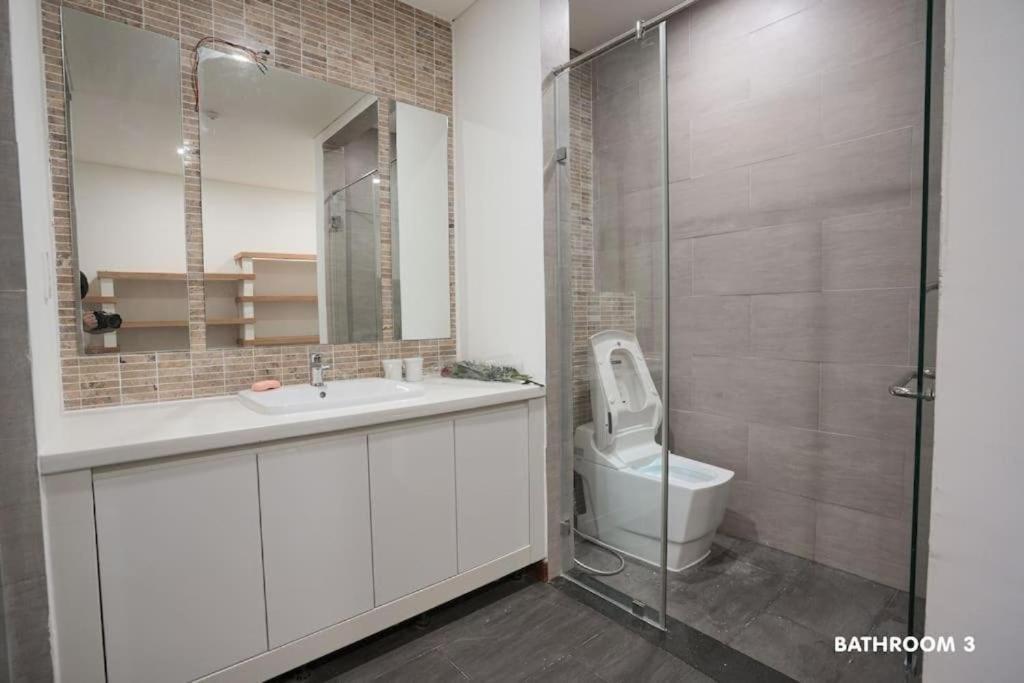 Apartment Modern & Charming Penthouse 5brs In Center