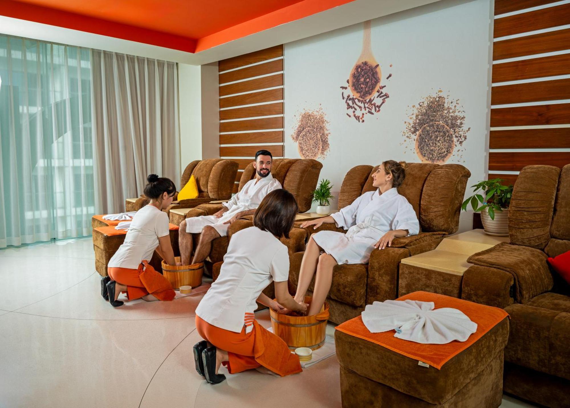 A La Carte Hotel