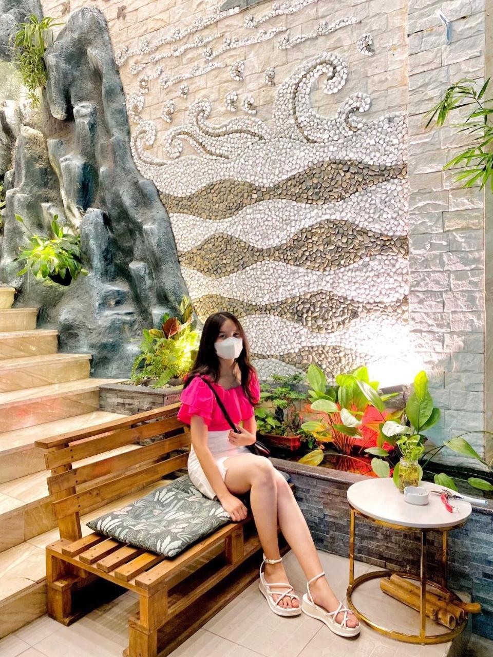 Yen Vang & Nha Trang