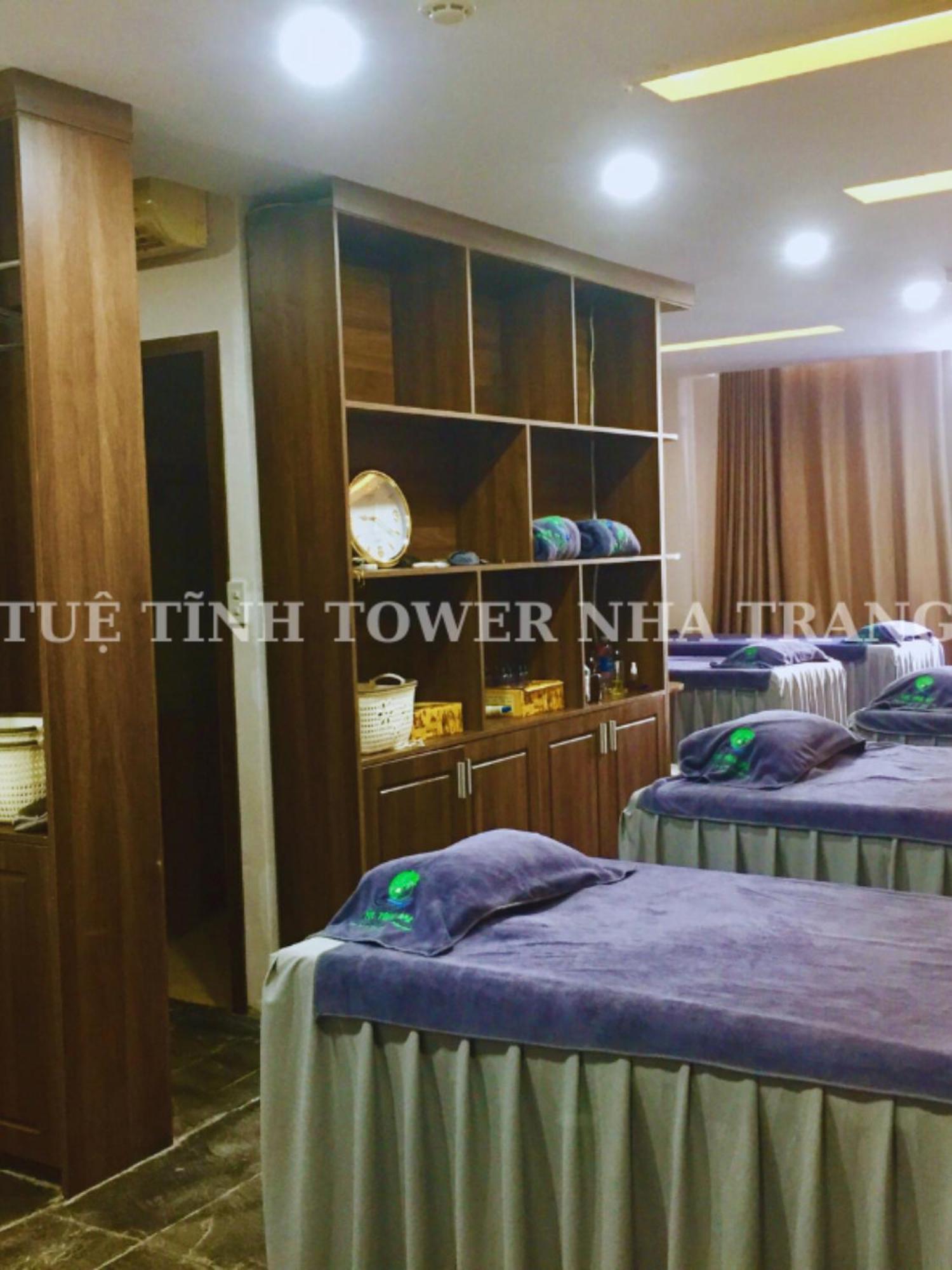 Tue Tinh Hotel