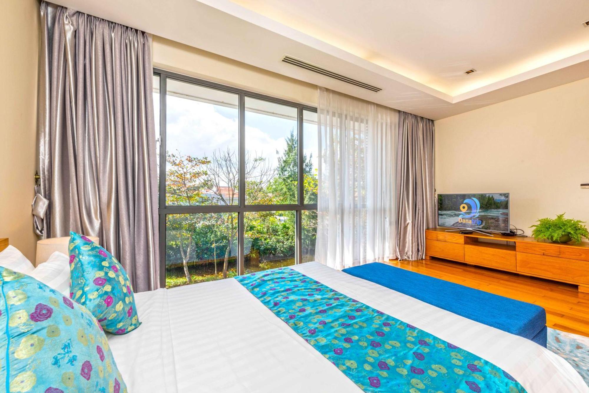 The Ocean Pool View Beachfront Villa Da Nang