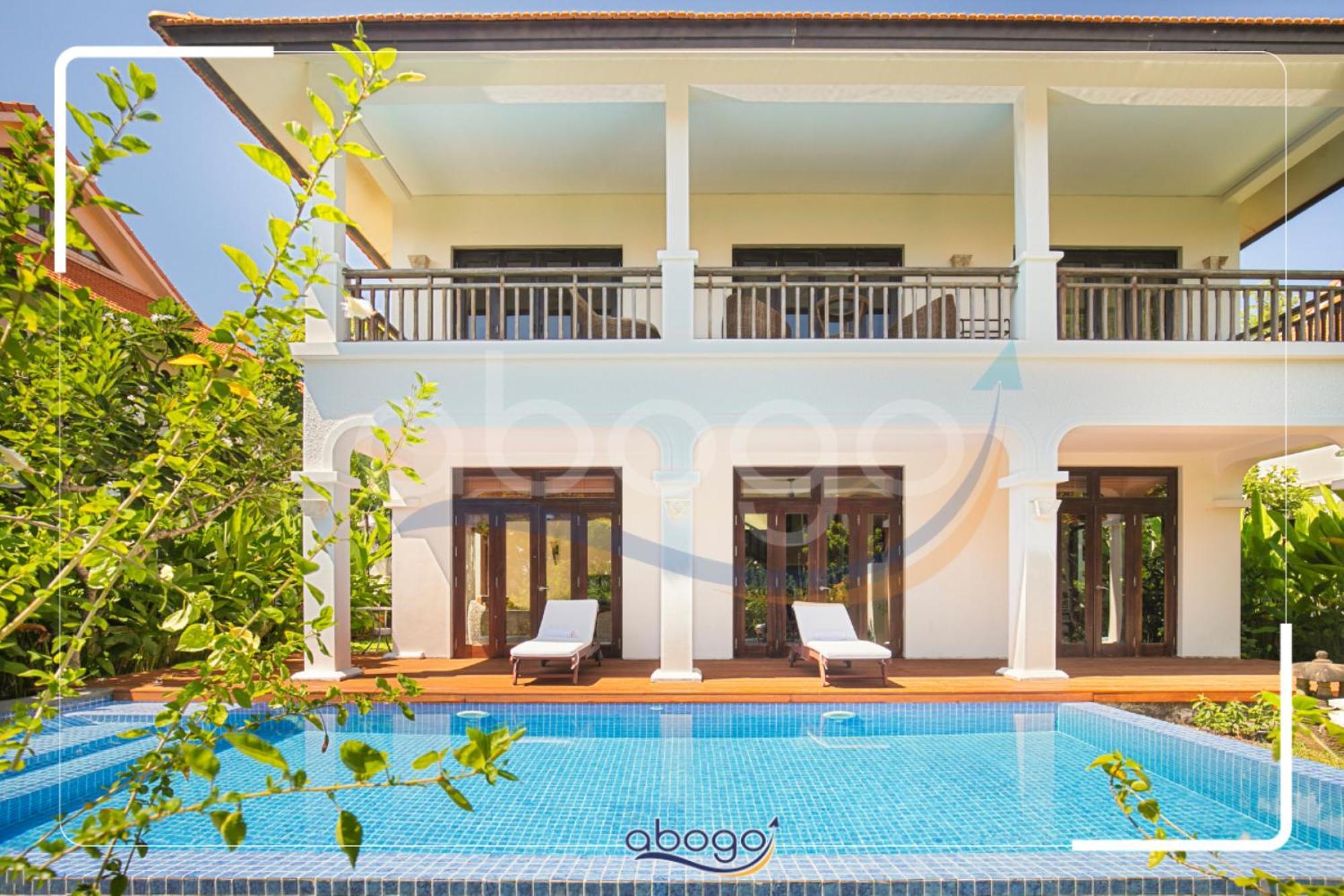 Luxurious Villa *