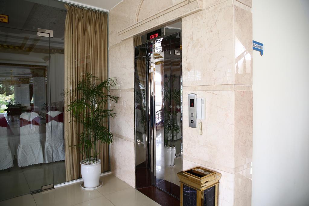 Orchid Hotel 3*