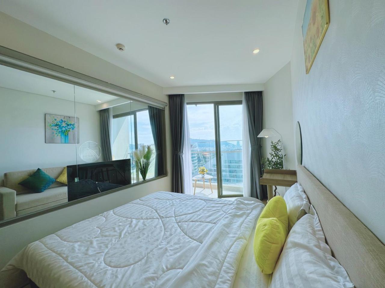 The Song Near -harry * Vung Tau