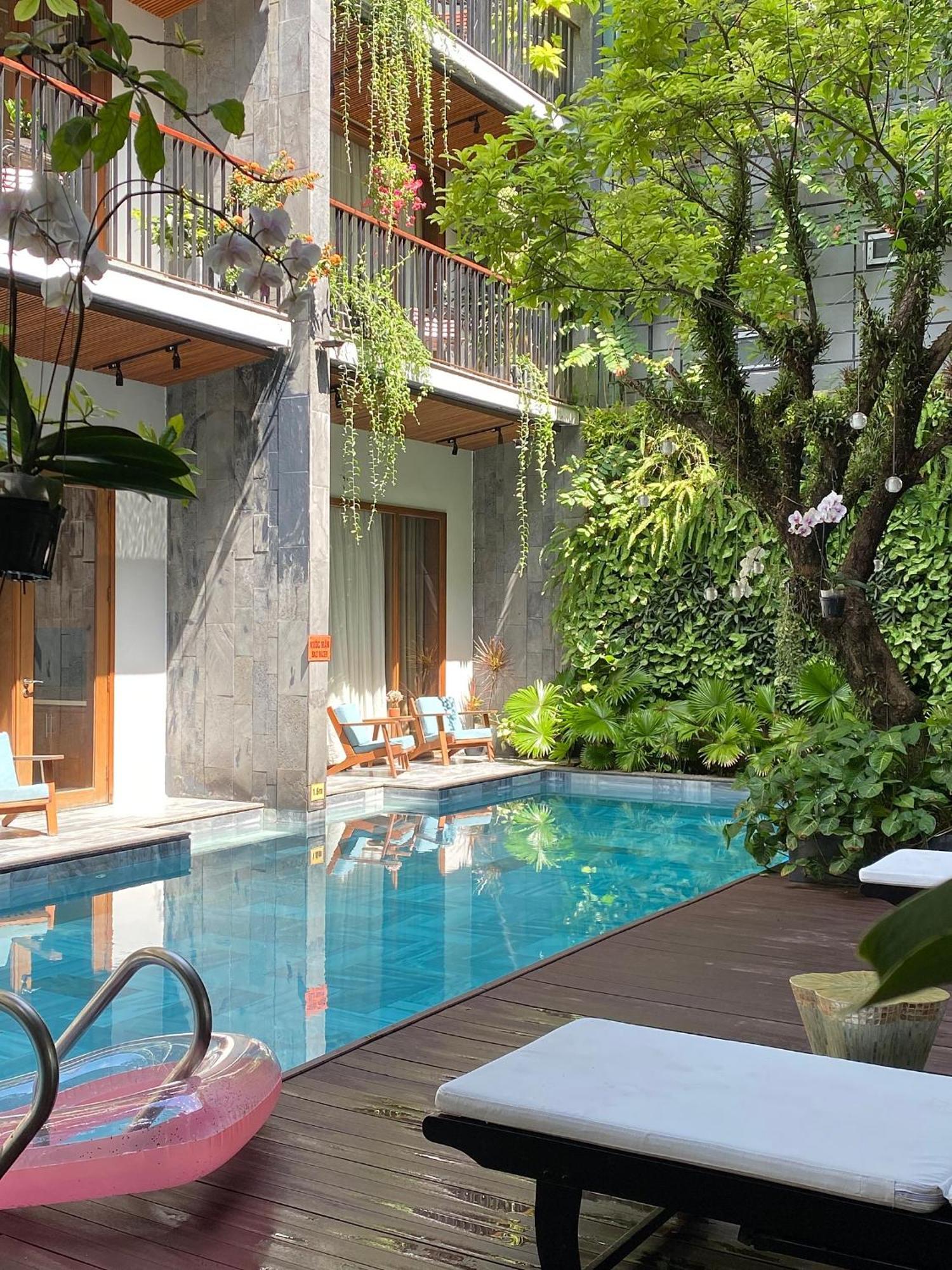 Tam House