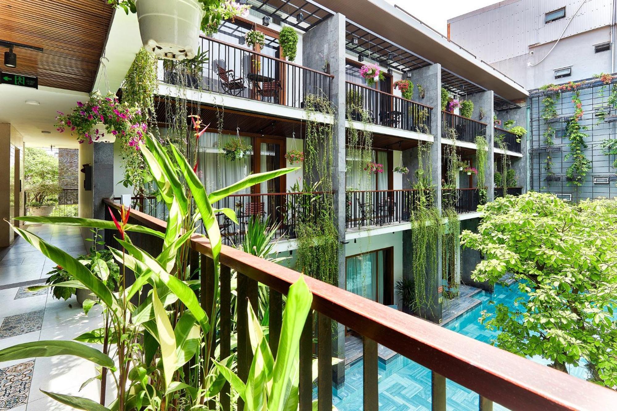 Tam House Hotel