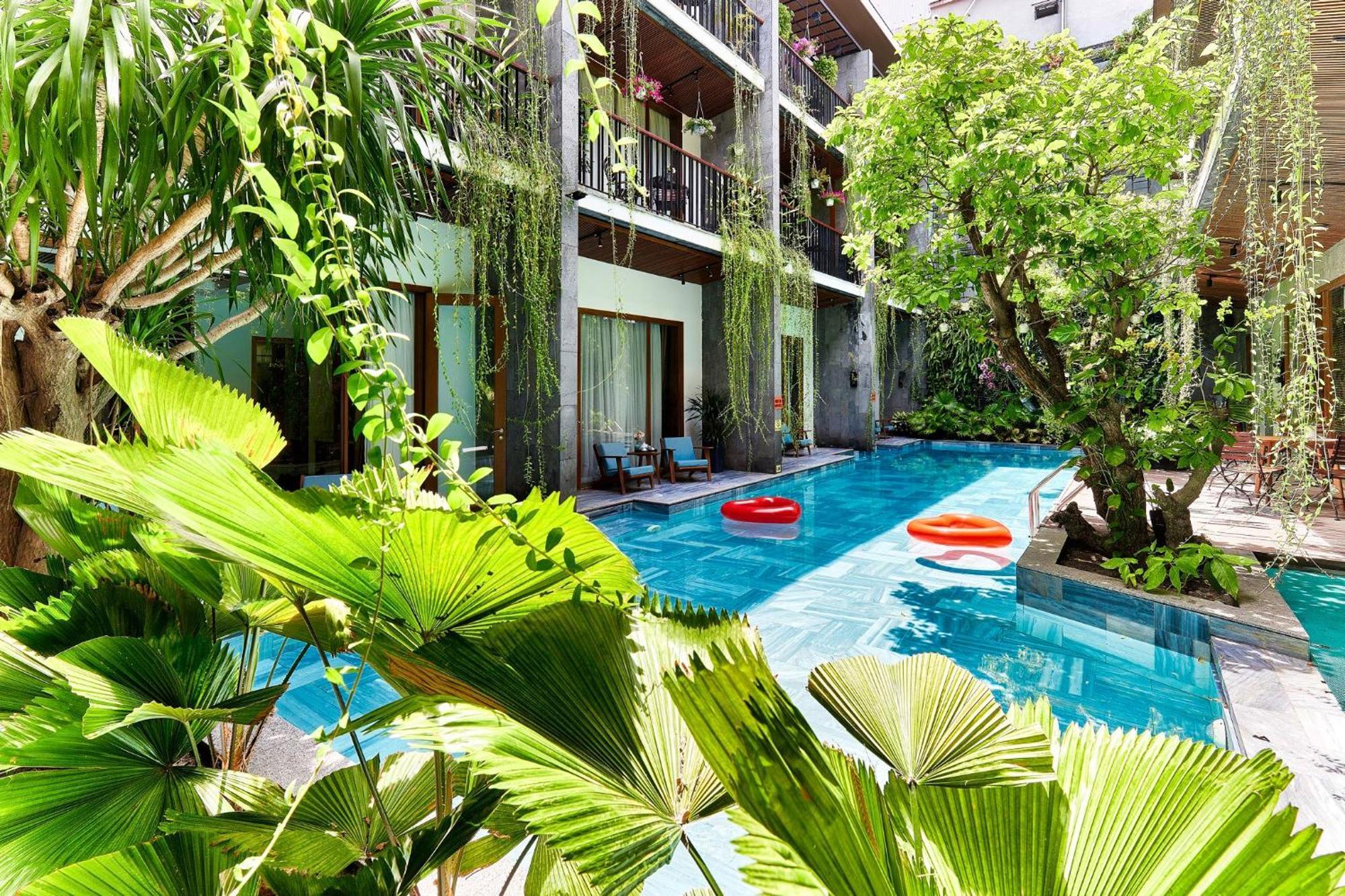 Tam House